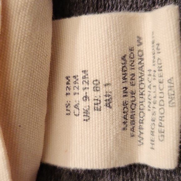 Rorie Whelan grey fox sweatshirt - Picture 3 of 4